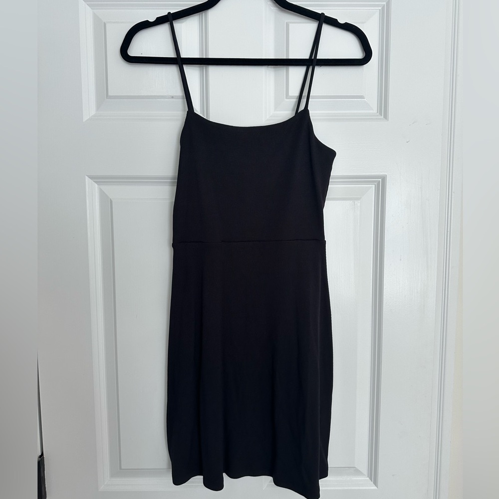 Aritzia Reese black mini dress size medium NWOT